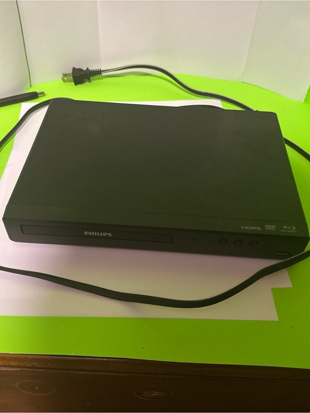 Philips Black DVD / Blu‑ray Player No remote. No hdmi cord.